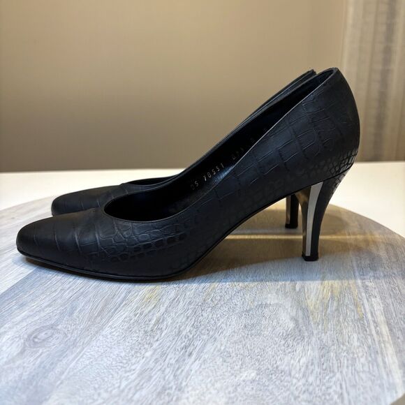 Salvatore Ferragamo Classic Black Leather Croc-Embossed Pumps Heels US Size‎ 8 - Picture 2 of 10